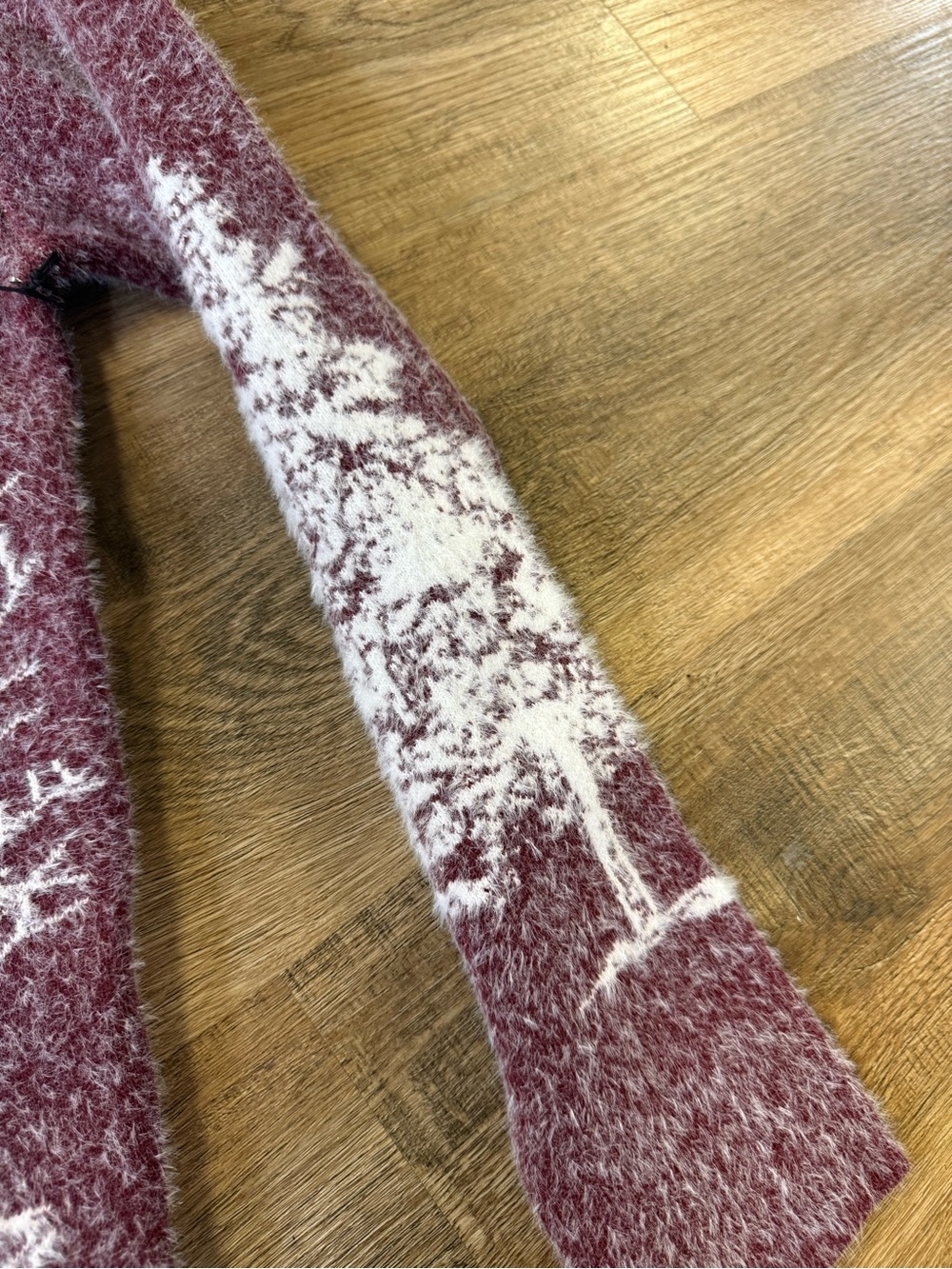 NWT Tahari Printed Sweater - Picture 3 of 6